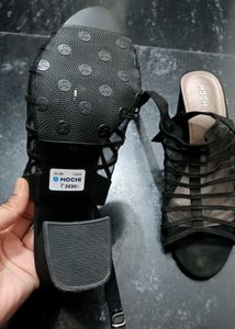 Mochi Back Strap Sandals..size 38