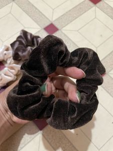 Velvet Scrunchie Set of 4