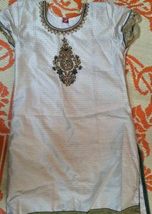 Elegant White Embroidered Kurta