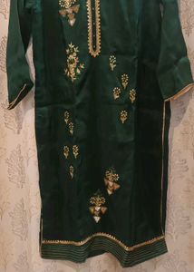 Elegant Emerald Green Embroidered Kurta Set