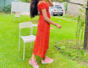 Chic Red Floral Midi Dress