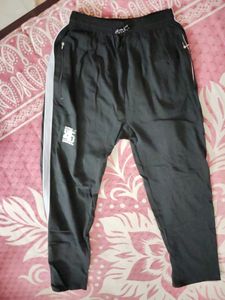 78.Black trousers/sweat pants (xl)