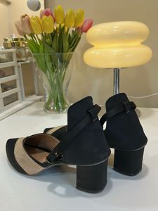 ✨Chic Black &amp; Tan Block Heels