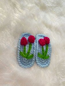 Crocheted tulip hair clips