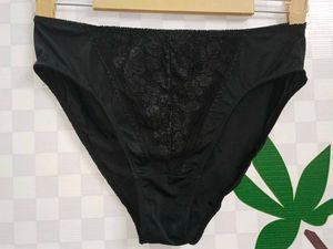 1300)Black Lace Detail Panties