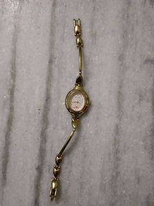 Elegant Gold Sonata Watch