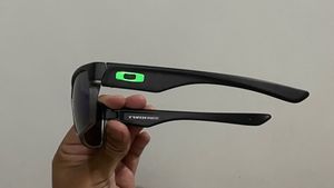 Sports Blue Mirrored Sunglasses