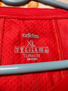 Adidas Tshirt