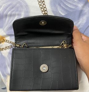 Textured Structured Strappy Chain Shoulder Bag