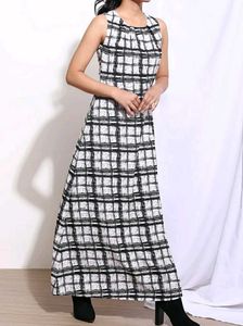 ⚽️Checkered Sleeveless Maxi Dress