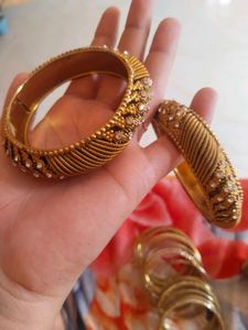 Set Of Bangles (Golden Colour)