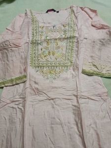 Elegant Pink Kurta Set with Embroidery