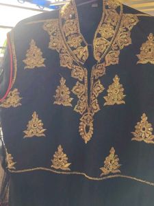Elegant Black &amp; Gold Embroidered Kurta