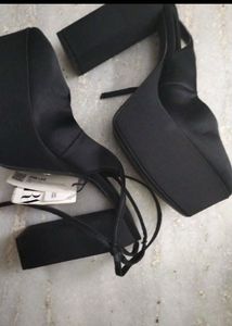 Platform new tagged Zara Black Heels