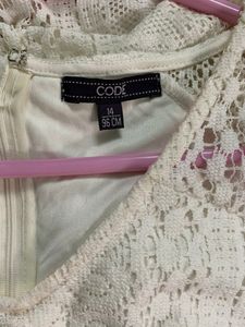 Never Wear - CODE BRAND size14- Crochet Dress