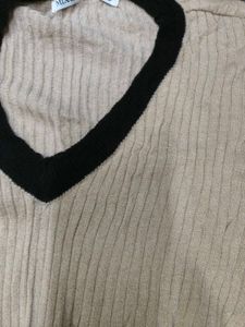 Ribbed V-Neck Top with Black Trim