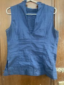 Chic Blue Sleeveless V-Neck Top
