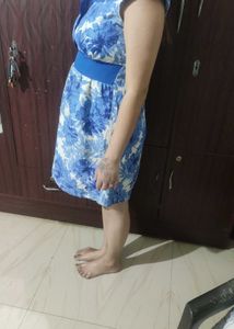 Chic Blue Floral Print Dress