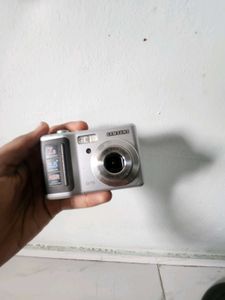Samsung D75 Digital Camera
