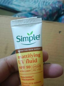 Simple Mattifying UV Fluid SPF 50