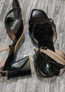 Stylish Black Heeled Sandals