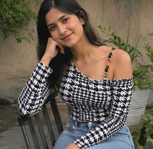 Chic Houndstooth One-Shoulder Top
