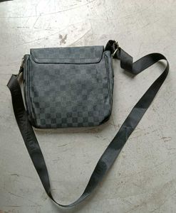Louis Vuitton Damier Graphite Crossbody Bag  Styli