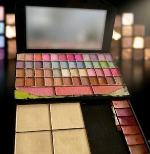 Multi-Color Eyeshadow & Blush Palette