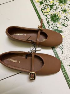 brown flats