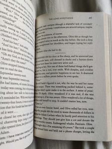 The Love Hypothesis by Ali Hazelwood