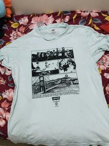 Levi's Graphic Tee