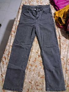 2 Women's Jeans and T-Shirt Set