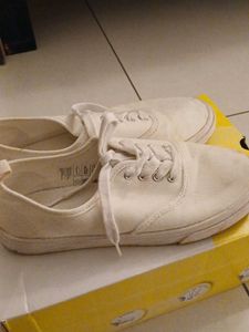 H&amp;M White Canvas Sneakers