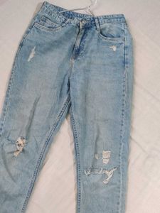 Light Wash Ripped Jeans