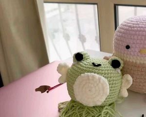 Crocheted Frog with Flower