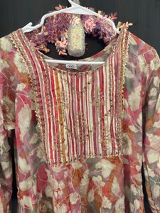 Floral Print Kurta with free pants