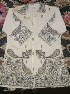 Cream Kurta with Intricate Embroidery
