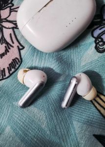 Wireless Earbuds with Charging Case