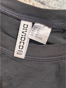 H&amp;M Grey Cropped Tee