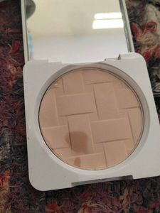 Insight Moisture Lock Compact Foundation