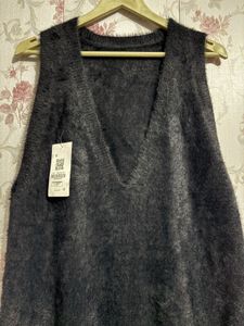 Elegant Knit Vest - Layering Essential