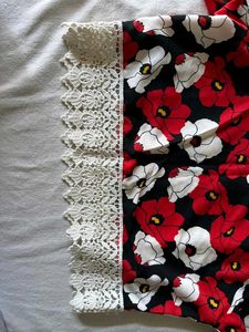 Floral Crop Top with Lace Trim