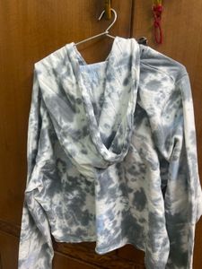 Zudio Tie-Dye Cropped Hoodie