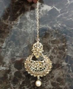 Earing Set With Mangtika