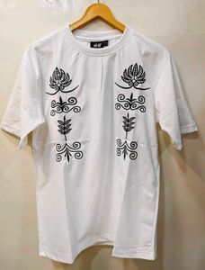 White Embroidery H&M Graphic Tee