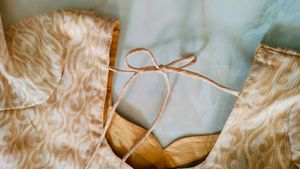 Short Gown