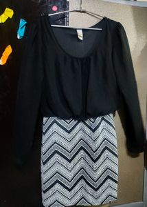 Chic Black & White Chevron Dress