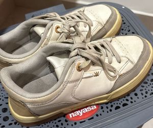 LUNAR Women's Cream Sneakers