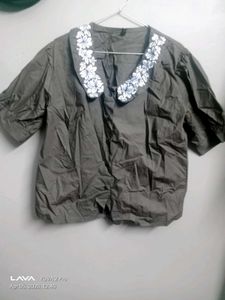 Chic Floral Collar Top