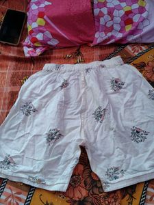 Cute Floral Print Shorts